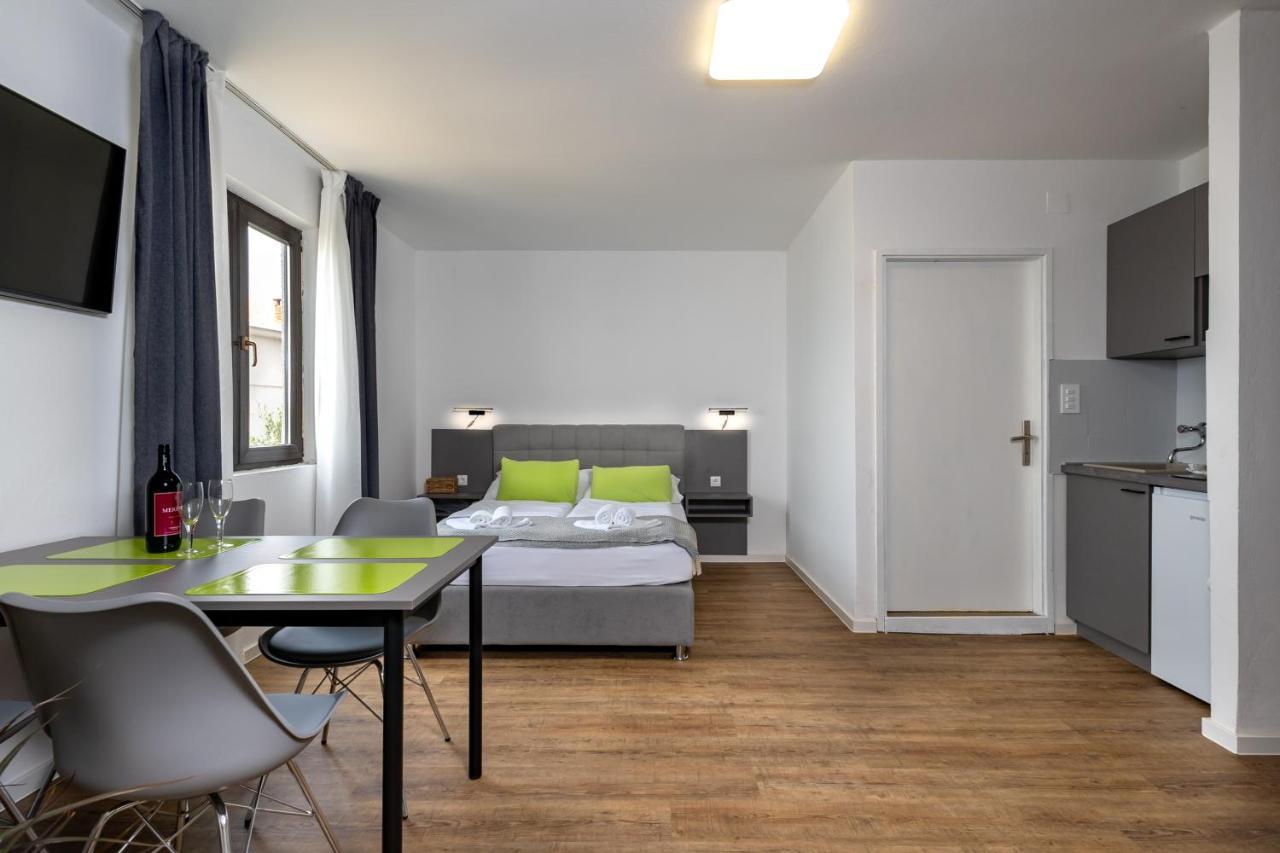 Apartments Dida Sime Starigrad Paklenica Exteriér fotografie