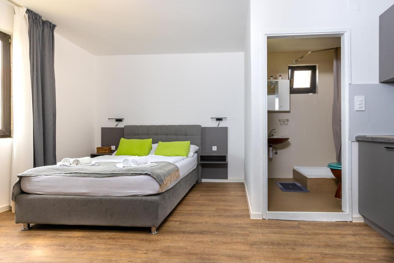 Apartments Dida Sime Starigrad Paklenica Exteriér fotografie