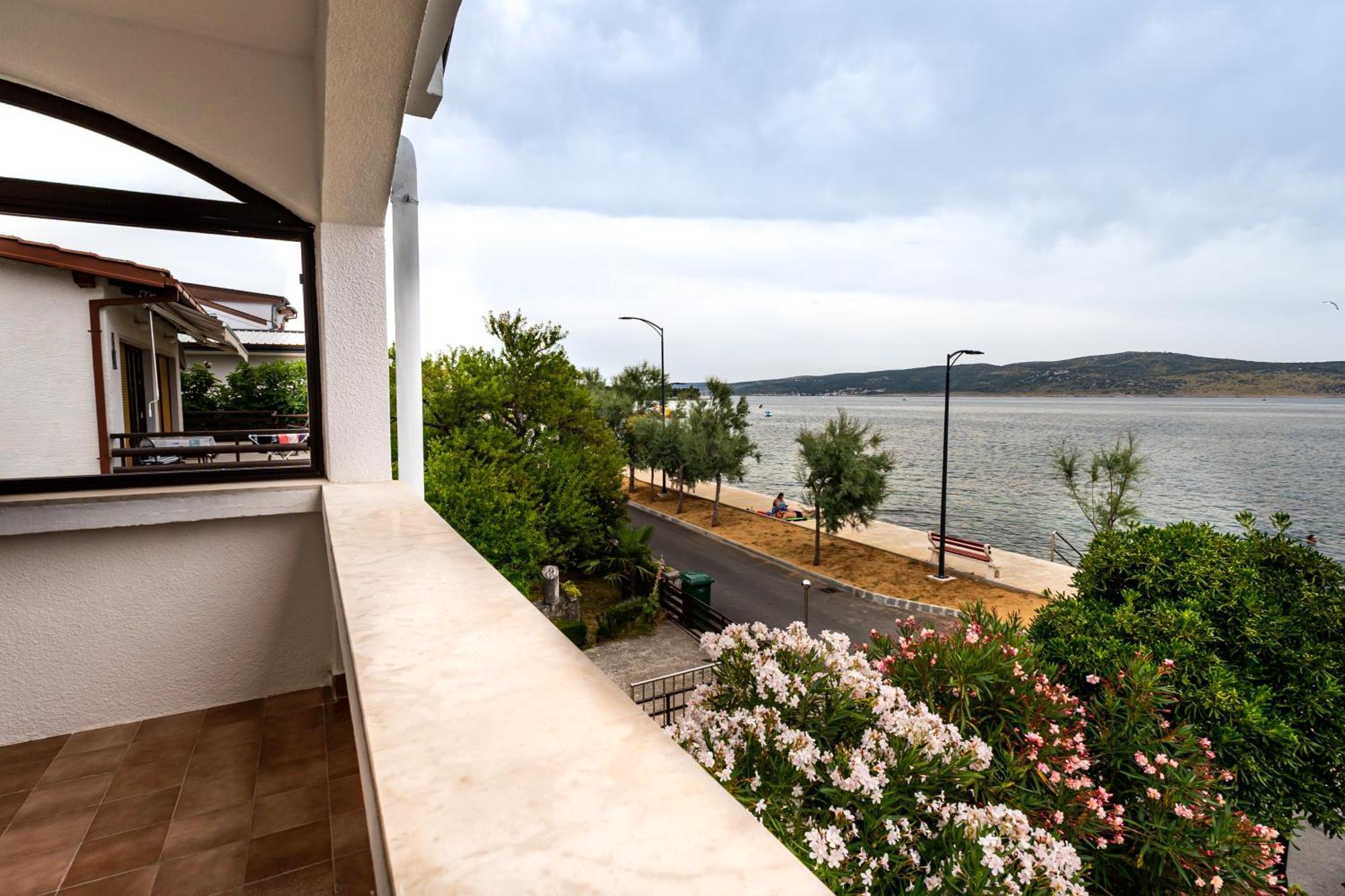 Apartments Dida Sime Starigrad Paklenica Exteriér fotografie