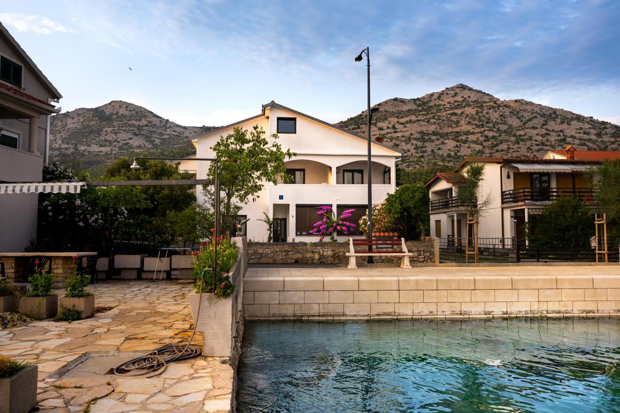 Apartments Dida Sime Starigrad Paklenica Exteriér fotografie
