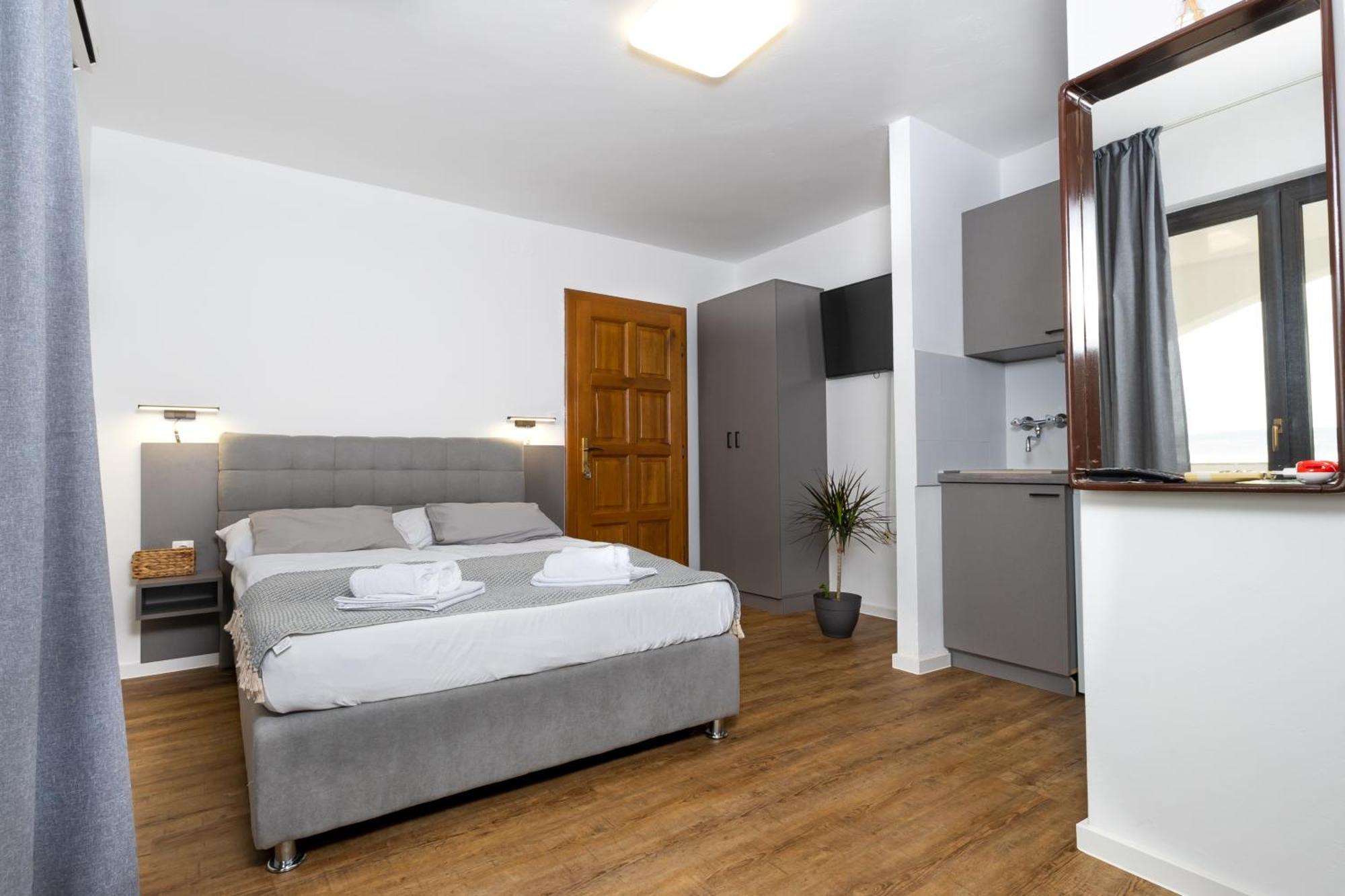 Apartments Dida Sime Starigrad Paklenica Exteriér fotografie
