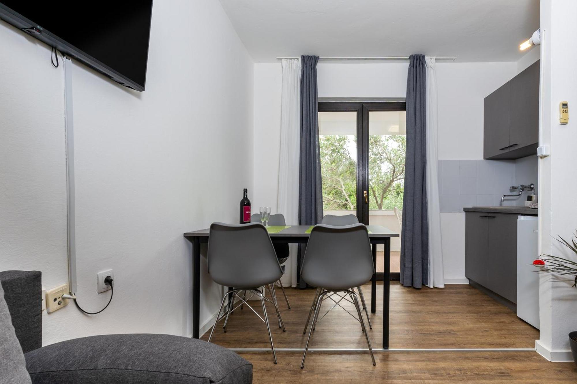 Apartments Dida Sime Starigrad Paklenica Pokoj fotografie